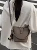 Bolso Grande de Alta Gama Retro para Mujer 2025 Nueva Moda Bolso de Hombro Cruzado para Viajes Diarios Bolso de Mano Versátil Bolso Cubo