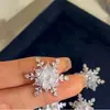 Nuevos Pendientes Versátiles de Copo de Nieve Super Brillantes para Mujer, Pendientes de Nicho Dulces y de Lujo, Pendientes de Moda, Simples y de Alta Gama