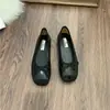 Sapatilhas Fofas com Laço para Mulheres 2025 Primavera Novo Bico Quadrado Sapatos de Dirigir Boina Estampa de Leopardo Sapatos de Verão/Inverno