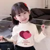 Y2549# roupas infantis para meninas roupas infantis versáteis novo casaco de outono T-shirt de veludo de manga comprida camiseta básica camiseta