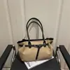 Bolsa Tote Grande Retrô de Primavera para Mulheres 2026 Novo Estilo de Alta Qualidade Tendência Versátil Bolsa Tote de Ombro para o Dia a Dia