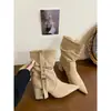 Botines de punta con hebilla estilo coreano First Encounter Season para mujer, nueva colección otoño 2026, tacón grueso, adelgazantes, botas de jinete plisadas