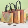 Bolsos Dorados con Recubrimiento de Plástico, Múltiples Especificaciones, Tela No Tejida con Película Brillante, Repelente al Agua, Directo del Fabricante, Venta al por Mayor, en Stock, Impermeable