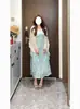 Roupas femininas plus sizeBarco de Papel Cruzando Fumaça de Pinheirovestido longo tipo camisola tie-dye com acabamento em renda para figuras ligeiramente cheias, conjunto emagrecedor estilo europeu