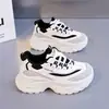 Plataforma al por mayor Tenis Chunky para Mujer Nueva Temporada Zapatos de Tacón Alto Ligeros de Moda Versátiles Zapatos Deportivos Casuales 8511