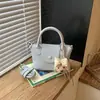 Bolsa de Mão Tendência Moda Verão 2026 Yuezi para Mulheres, Nova Bolsa Transversal Versátil Retrô, Bolsa de Ombro Simples Estilo Coreano