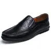 Zapatos de frijol de primavera 2024 transfronterizos zapatos de hombre negocios casual zapatos de punta zapatos británicos de suela blanda zapatos para conducir perezosos 8019