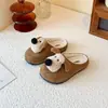 Chinelos de Pelo Casuais Infantis Desenho Animado para Exterior 2026 Outono Inverno Bico Fechado Moda Bebê Algodão Chinelos para Crianças Maiores Estudantes