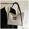 Bolso de mano grande estilo retro coreano para mujer, nuevo estilo Otoño e Invierno 2025, bolso de hombro simple casual, bolso de axila de alta gama