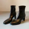 Botines versátiles, silenciosos y estilizados para el día a día, con piel suave, punta fina y efecto adelgazante, con material elástico, nueva colección otoño/invierno 2026
