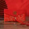Envelopes Vermelhos Criativos com Tecido Estampado de Nuvens, Caracteres de Sorte e Borlas Exquisitas - Item Quente no Atacado