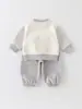 Nuevo Conjunto Casual de Dos Piezas para Niños, Estiloso Clase A, Lindo para Niños de Principios de Otoño, Ropa Exterior de Dibujos Animados, Conjunto de Primavera