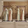 Nuevo Estante de Exhibición Retro Estilo Chino para Tienda de Ropa, Perchero de Pie para Ropa, Estante Central, Juego de Percheros, Estante para Qipao y Hanfu