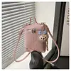 2025 Estilo Occidental Color Sólido Versátil Moderno Elegante Bolso Cubo Ropa Casual de Trabajo para Mujer Nicho Lujo Accesible Bolso Cruzado