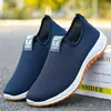 Uma geração de sapatos masculinos de malha de verão, tênis masculino leve e respirável, sola macia, um pedal, sapatos casuais masculinos