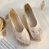 [Humo de flor] Zapatos de tela estilo chino nuevo 2024, zapatos de mujer elegantes hechos a mano con perlas, zapatos de punta estilo étnico retro de una sola capa