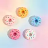 Juguete de donas macaron simuladas accesorios de resina pegamento de crema DIY imanes para refrigerador accesorios para el cabello pegatinas para funda de teléfono