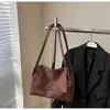 Bolsa de Gran Capacidad para Mujer 2025 Otoño e Invierno Nuevo Bolso Tote de Gama Alta para Viajes Diarios Bolso de Hombro Versátil y de Moda Tendencia