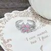 Nuevo Anillo Abierto de Flor de Cuatro Hojas con Diamante Rosa de Zirconio Esmaltado de Trébol de Cuatro Hojas Super Brillante Flor de Lujo Ligero Anillo para Dedo Índice para Mujeres