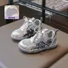 Zapatos Deportivos de Malla Transpirable para Niños Verano Delgados Ligeros Suela Suave Antideslizantes Zapatos para Correr para Niñas Niños Zapatos de Malla Casuales