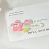Puesto de un Yuan Modelo para Venta al por Mayor de Pinzas para el Cabello, Horquillas Exquisitas de Moda para Mercado Nocturno para Niñas y Niños, Accesorios para el Cabello, Artículos Pequeños para Vendedores Ambulantes