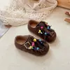 Zapatos de Cuero Retro con Borlas y Perlas para Niñas, Suela Suave, Estilo Birkenstock 2026 Otoño-Invierno, Nueva Versión Coreana, Zapatos Individuales para Niños