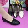 Versátiles Flats de Punta para Mujeres de Mediana Edad y Mayores 2025 Otoño Nueva Moda Cuero Suave Suela Suave No Cansan Boca Baja Zapatos de Madre
