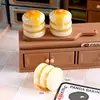 Resina simulación juego de comida muffin Shufulei casa de muñecas miniatura escena de juego de comida accesorios a juego modelado diy mesa