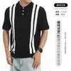 Camisa Polo Masculina Europeia e Americana Transfronteiriça em Tricô com Blocos de Cor e Listras Verticais de Seda Gelada, Manga Curta, Gola Reversível, Casual de Negócios, Moda Masculina de Alto Padrão