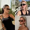 Gafas de sol versátiles de montura pequeña estilo nerd para mujer, Gafas de sol ovaladas de influencer de Amazon, Gafas de sol de color burdeos a la moda para hombre