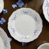 Platos de cerámica retro estilo francés con encaje floral azul, tazas y platillos de cerámica, platos de postre, platos de ensalada, platos llanos, platos hondos, platos ovalados