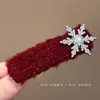 Clip para el Cabello de Copo de Nieve de Felpa Roja Estilo Nuevo 2025, Elegante Pinza para Flecos Laterales, Pasador para la Frente, Accesorio para el Cabello de Mujer