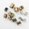 El fabricante suministra accesorios de iluminación de viga I con recubrimiento de zinc de color, conectores abiertos no estándar y tuercas de conector.