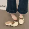 Mocasines planos de cuero suave con estampado floral para mujer, nuevo estilo primavera/verano 2026, adecuados para usar al aire libre, zapatos planos elegantes y versátiles