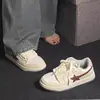 Zapatillas de Estrellas para Mujer Primavera y Verano 2026 Nuevo Estilo Zapatos de Mujer Retro Americano Zapatos Blancos Zapatos Deportivos Casuales de Suela Gruesa Tendencia Estudiantil