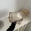 Bolso Pequeño Cuadrado Portátil Nuevo Vintage Primavera/Verano 2026, Bolso de Hombro de Alta Gama de Moda para Mujer, Bolso Cruzado de Moda con Diseño de Nicho