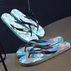Chanclas de verano nuevas para hombre, chanclas de goma antideslizantes estilo coreano de moda, sandalias de dedo para playa para estudiantes