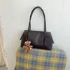 Bolsa de Mão Feminina em Camurça Retrô 2026 Nova Tendência Outono Melade Versátil para o Dia a Dia Bolsa de Ombro Única