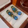 Pendientes de Tuerca Geométricos Estilo Vintage con Aguja Plateada y Diamantes, Pendientes Exquisitos Versátiles con un Toque de Lujo Ligero y Sensación de Alta Gama, Joyería de Diseño de Nicho para Mujer