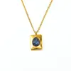 Estilo Francés Ins Nicho Lujo Ligero Cuadrado Marca Collar Colgante de Diamantes Caídos para Mujer Todo Fósforo Acero de Titanio de Alta Calidad Chapado en Oro Venta Directa