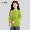 Fábrica de Ropa Infantil Xiaofei: Nueva colección de invierno de cárdigans de moda para niñas, prendas de abrigo versátiles y de corte holgado para niñas mayores