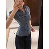 [Tela Original] Camisa de Manga Corta Estilo Chica Caliente Cuello Sub-Polo Top de Cintura Entallada para Mujer Verano Nueva Generación