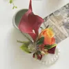 Yi Yaguo 2475 Estilo Chino y Occidental Estilo Bosque Invitado Banquete Novio y Novia Ramillete Flor de Muñeca Ramillete para Uso en Bodas