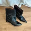 Botines plisados de punta fina retro, tacón de aguja, botines apilados para mujer, nuevo estilo 2026, adelgazantes y elegantes, botas western de pierna ancha
