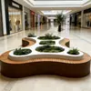 Combinação artística de assentos com floreiras para corredores de shoppings, bancos de lazer, lagos ornamentais com flores para complexos comerciais