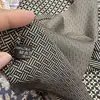Lenço de Seda com Estampa de Totem de Quatro Cantos para Homens, Lenço Longo Elegante de Seda de Amora com Franjas em Camada Dupla