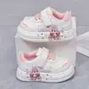 Nuevos Zapatos Infantiles para Otoño 2026 para Niñas y Niños, Zapatos de Piel Blanca, Tenis Bajos de Dibujos Animados de Moda
