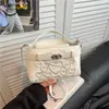 Bolso Bandolera de Hombro Nuevo de Moda Retro Elegante de Gran Capacidad con Bordado de Corazones para Mujer