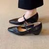 Zapatos Mary Jane cuadrados de piel de vaca súper suaves estilo retro francés para mujer, nuevo modelo 2026, con una sola correa de hebilla y aumento de altura interno, zapatos de corte bajo de una sola pieza