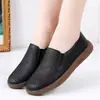 Outono 2026 Novo Estilo Vazado Respirável Sapatos de Couro Genuíno Macio para Mãe de Meia-idade e Idosa Sola de Tendão de Boi Antiderrapante Salto Baixo Fácil de Calçar